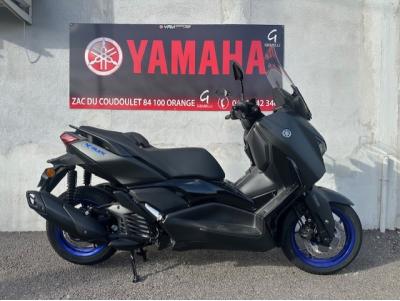 YAMAHA XMAX 125