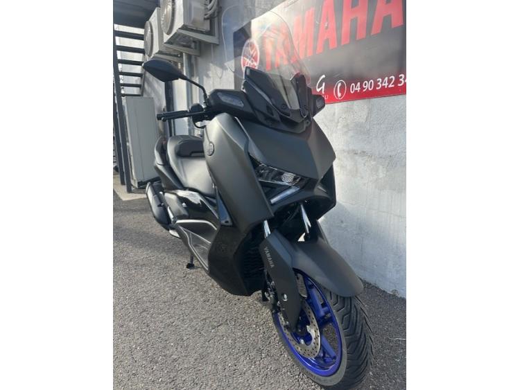 YAMAHA XMAX 125