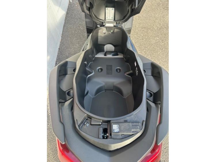 YAMAHA XMAX 125