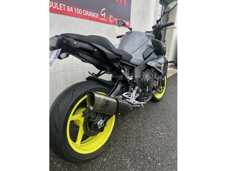YAMAHA MT-10