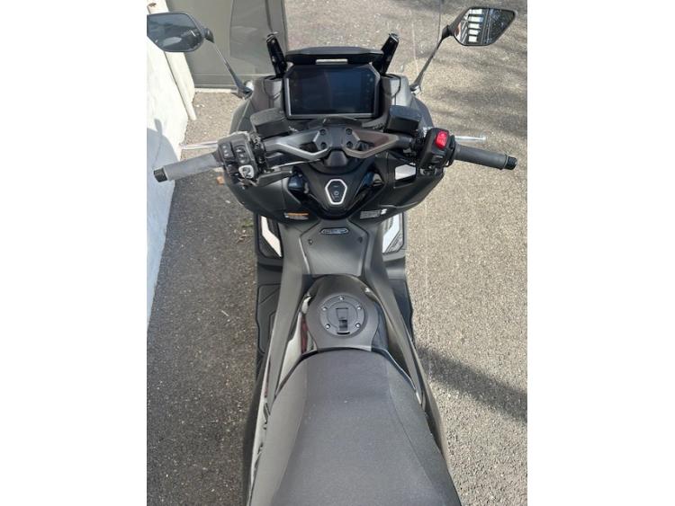 YAMAHA XP T-MAX 560 TECH MAX 2025