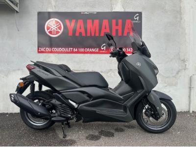 YAMAHA XMAX 125